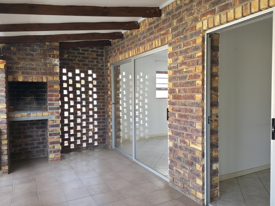 3 Bedroom Property for Sale in Wavecrest Eastern Cape